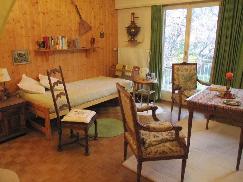 Chez Jean Et Daisy Riehen Quarto foto