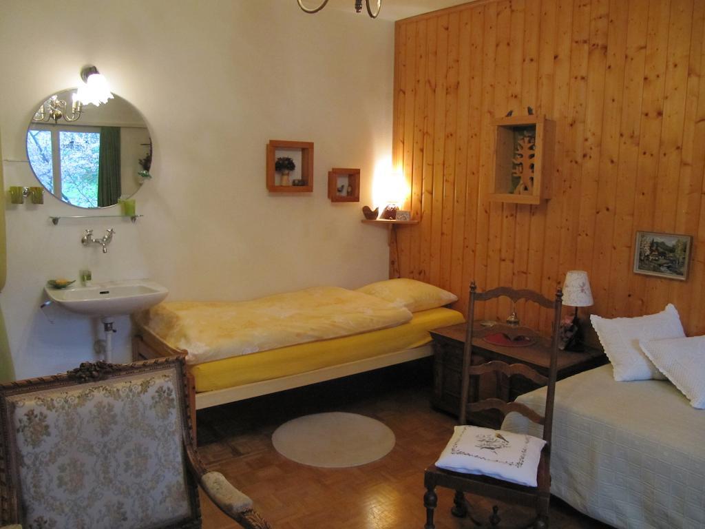Chez Jean Et Daisy Riehen Quarto foto