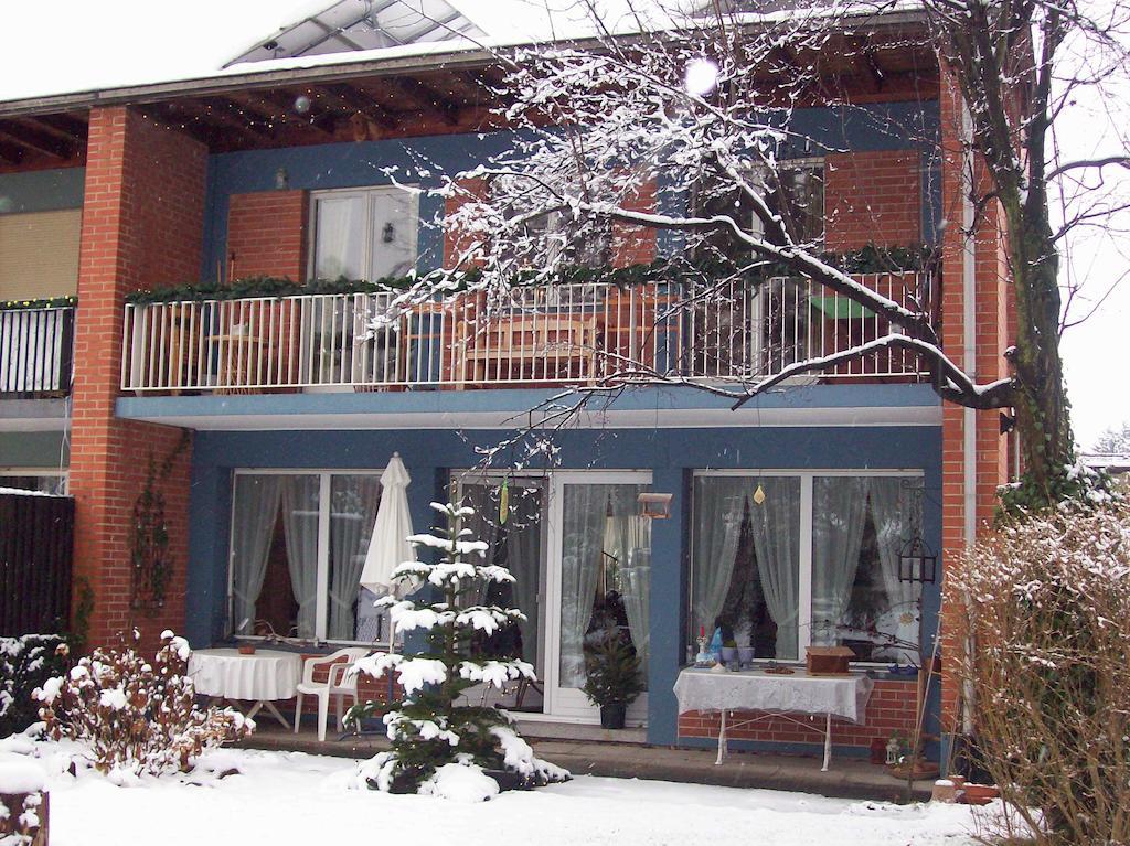 Chez Jean Et Daisy Riehen Exterior foto